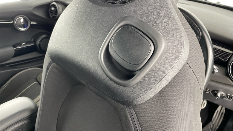 MINI Hatchback 2.0 Cooper S Sport II 3dr Auto [Comfort Pack] Petrol Hatchback